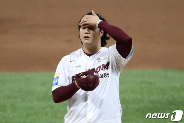 키움 히어로즈 구단 모자에는 이른바 찍찍이가 있다. /사진=뉴스1
