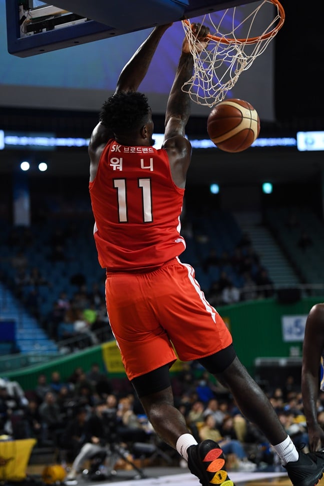 좋은 활약을 펼치며 팀 승리를 이끈 자밀 워니. /사진=KBL 제공