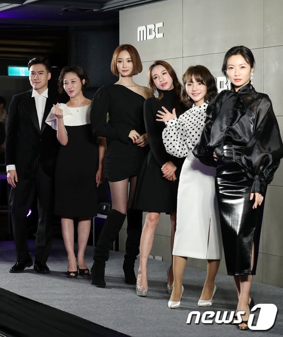 '핑크페스타'에 출연하는 고준희와 중국 왕홍들./사진=뉴스1