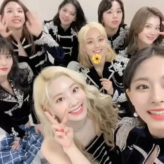 /사진=트와이스 인스타그램 (나연 정연 채영 모모 지효 사나 다현 쯔위)