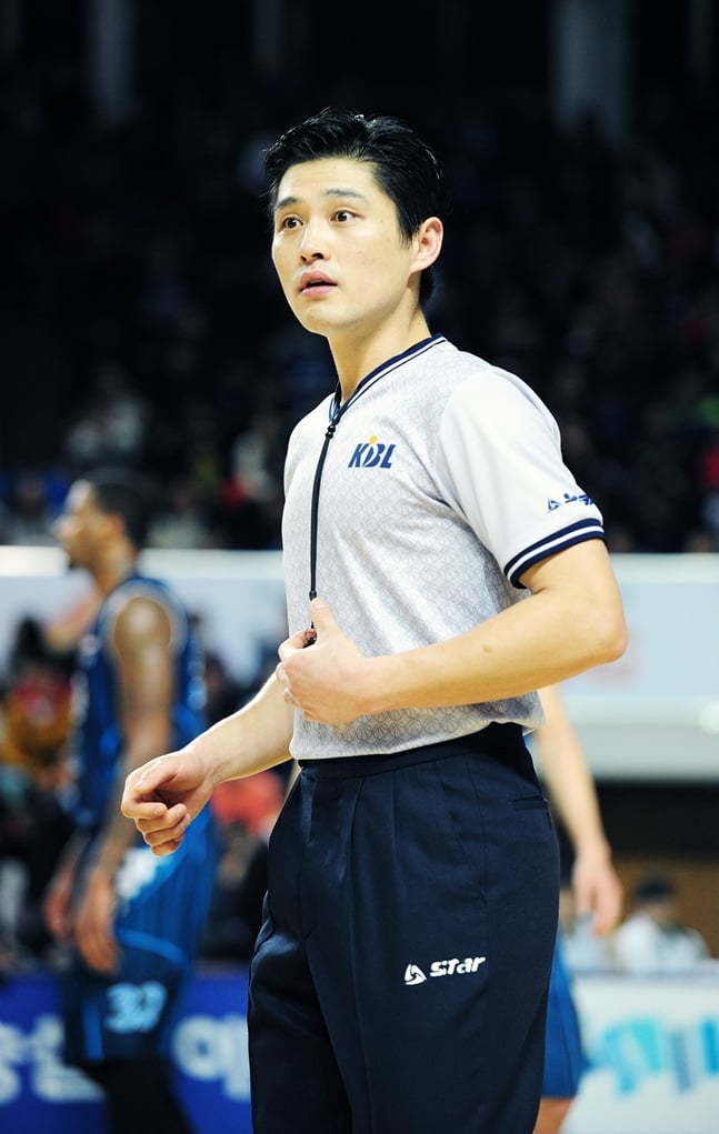 황인태 심판./사진=KBL