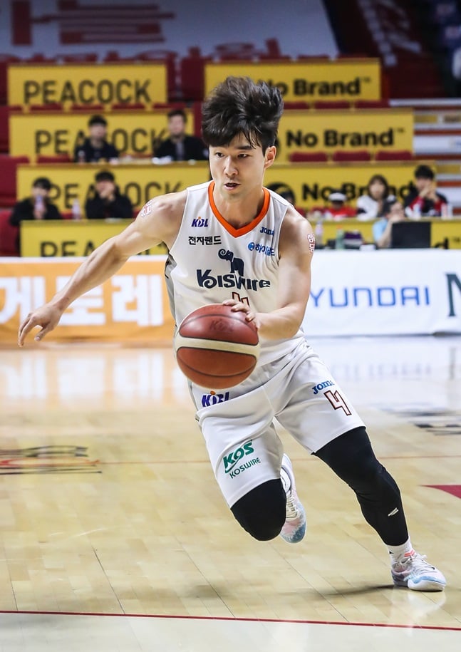좋은 활약을 펼치며 팀 승리를 이끈 전자랜드 김낙현. /사진=KBL 제공