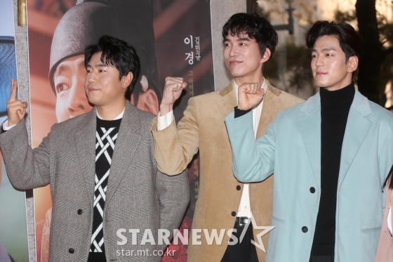배우 이시언, 도상우, 김민교(왼쪽부터)가 14일 오후 서울 중구 조선일보 미술관 미디어카페 JOY에서 진행된 TV조선 토일드라마 '간택-여인들의 전쟁' 기자간담회에 포즈를 취하고 있다. / 사진=강민석 기자 msphoto94@