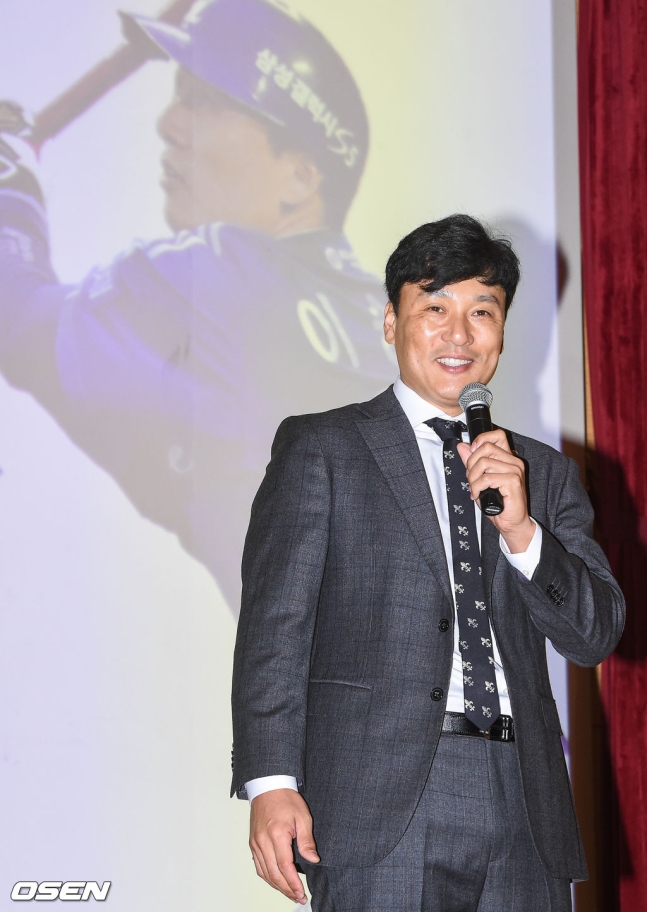 이승엽 KBO 홍보대사가 16일 대전 유성구 대전컨벤션센터 컨퍼런스홀에서 열린 2020 KBO 신인 오리엔테이션에서 강의를 하고 있다.