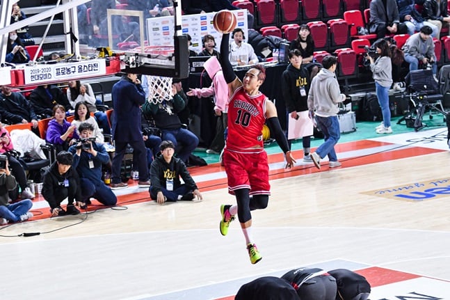 올스타전 덩크슛 콘테스트 우승자 KT 김현민. /사진=KBL 제공