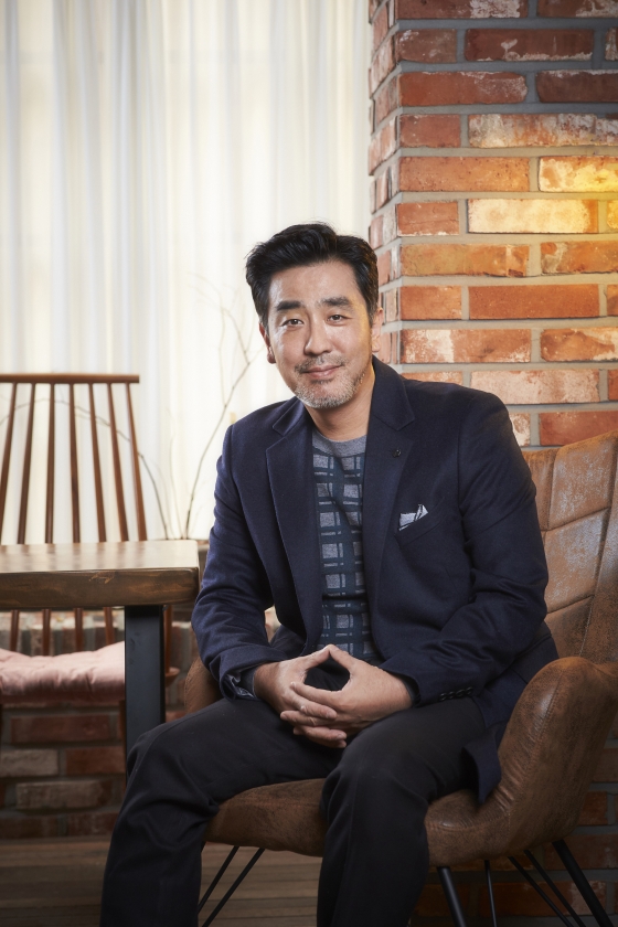류승룡이 '미쓰백' 이지원 감독의 신작 '비광'에 출연한다.