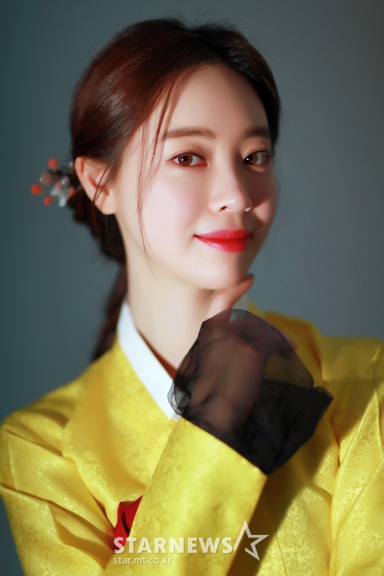 필라테스 강사 겸 배우 양정원 /사진=이동훈 기자 photoguy@, 한복 협찬=금단제 한복
