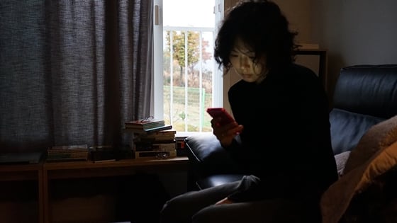 홍상수 감독의 신작 '도망친 여자'가 제70회 베를린국제영화제 경쟁 부문에 초청됐다/사진='도망친 여자' 스틸