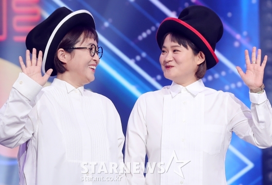 개그우먼 송은이(왼쪽), 김신영 /사진=김휘선 기자