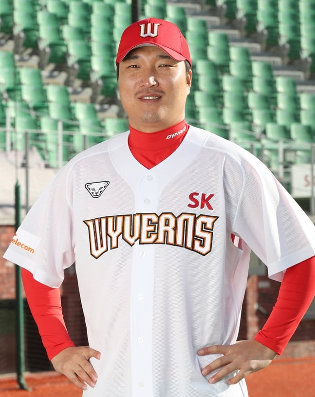 이진영 SK 타격코치/사진=SK와이번스