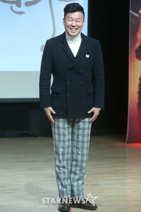 배우 겸 기획자 홍록기가 5일 오후 서울 강남구 청담동 일지아트홀에서 열린 뮤지컬 '트롯연가' 제작발표회에서 포즈를 취하고 있다. / 사진=강민석 기자 msphoto94@