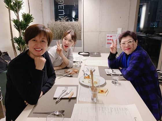 KBS 2TV '거리의 만찬' 3MC 박미선, 이지혜, 양희은(사진 맨 오른쪽)/사진=양희은 인스타그램
