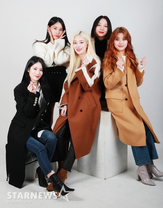 (왼쪽부터) 걸그룹 희나피아 멤버 경원 예빈 은우 민경 바다 /사진=이동훈 기자