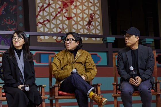 김은희 작가, 박인제 감독, 김성훈 감독(왼쪽부터) /사진제공=넷플릭스