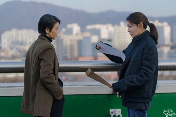 '본 대로 말하라' 진서연(사진 왼쪽), 최수영/사진=OCN