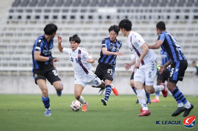 인천과 수원FC의 연습경기 장면. /사진=한국프로축구연맹 제공