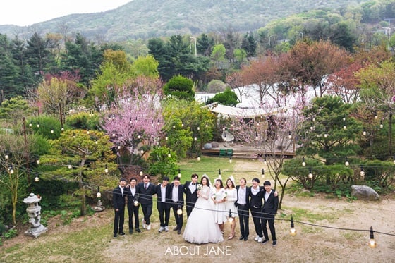 /사진제공=어바웃제인스튜디오, 아뜰리에로자, 더루즈플라워, 해피메리드컴퍼니, 룰루메이크업, 스타일리스트정민경, 디바인핸즈, 웨딩디렉터봉드, 마인모리