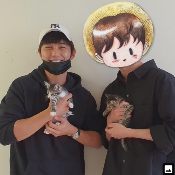 지난해 갑수목장에게 유기묘 2마리를 입양한 유승호