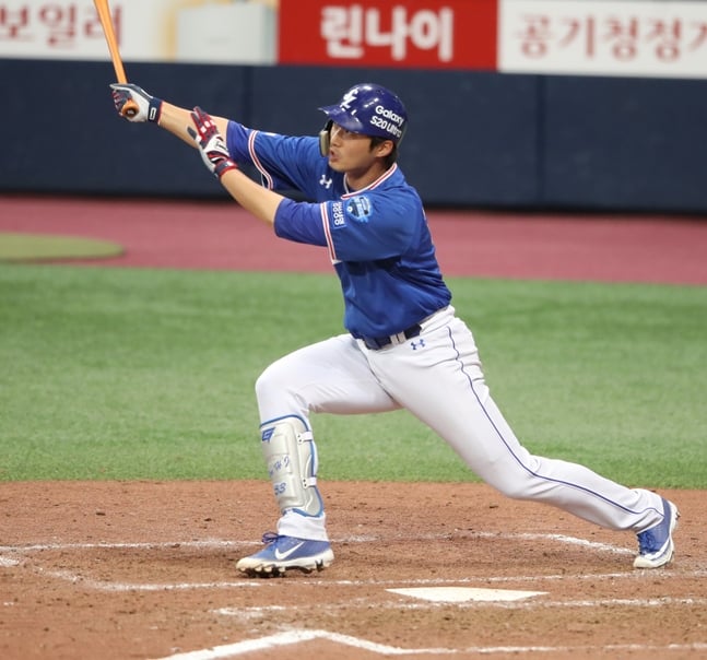 7회 승기를 잡는 2타점 적시타를 때려낸 이학주. /사진=삼성 라이온즈 제공