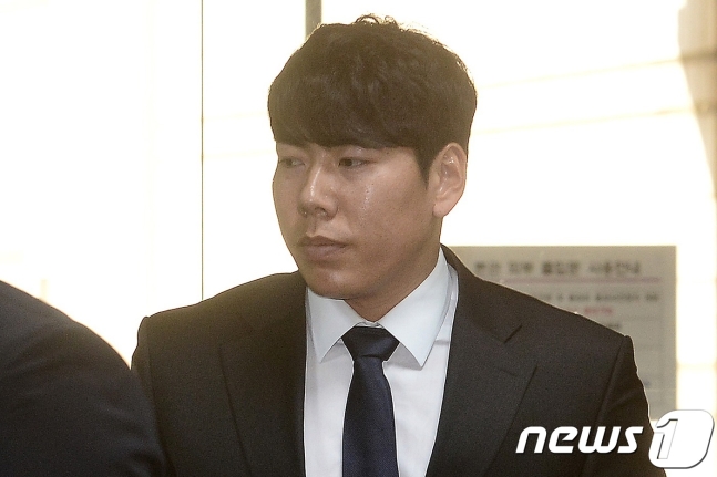 지난 2017년 4월 음주운전 혐의로 서울중앙법원에 출석하고 있는 강정호. /사진=뉴스1