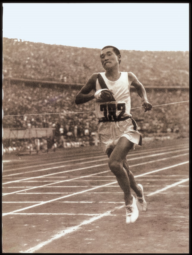 1936년 베를린 올림픽 마라톤 손기정 선수 우승 장면. /사진=대한체육회
