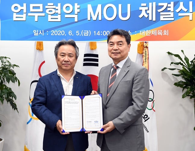 대한체육회 이기흥 회장(왼쪽)-한국도핑방지위원회 이영희 위원장. /사진=대한체육회