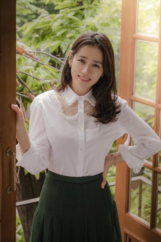 손예진이 앤드류 니콜 감독의 '크로스'로 출연, 할리우드에 진출한다.
