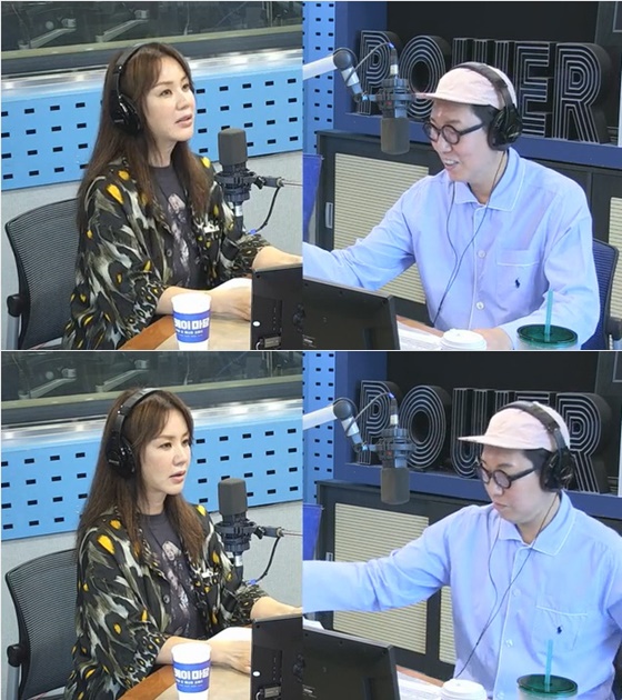 영화 '오케이 마담'에 출연하는 배우 엄정화 /사진=SBS 파워FM '김영철의 파워FM' 보는 라디오 방송화면 캡처