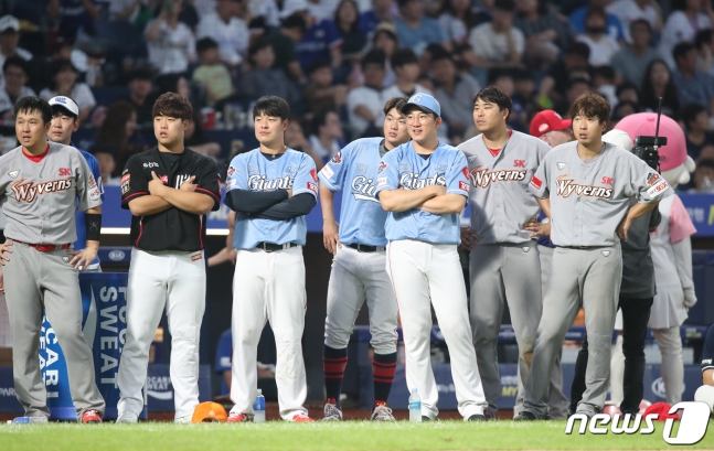 2019년 올스타전서 홈런 더비를 지켜보고 있는 선수들. /사진=뉴스1