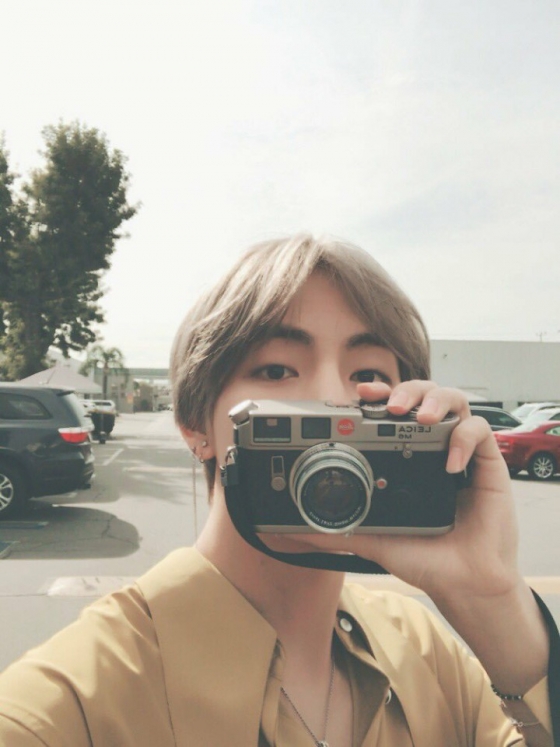 방탄소년단 뷔(BTS V) /사진=방탄소년단 트위터