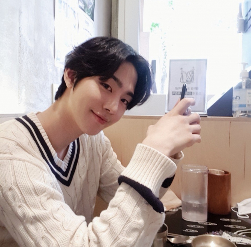 /사진=안효섭 인스타그램