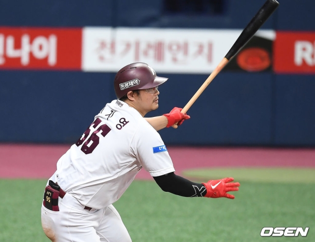 혼자 3타점을 기록한 이지영.