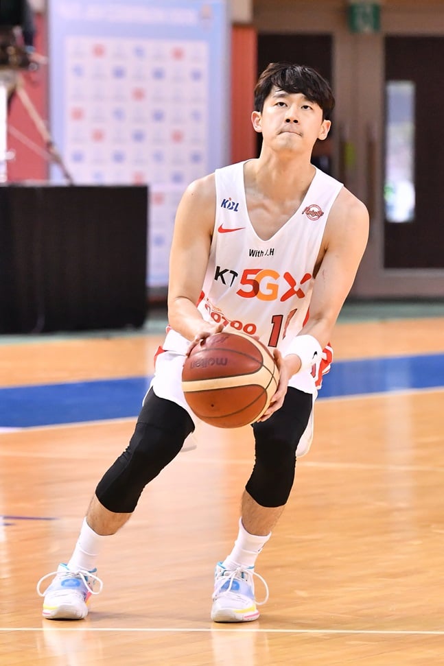 주전 포인트가드로 나서 팀을 성공적으로 조율한 SK 최성원. /사진=KBL 제공