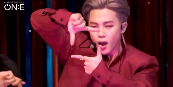 방탄소년단 지민(BTS) '필터'(Filter) 무대 한 장면