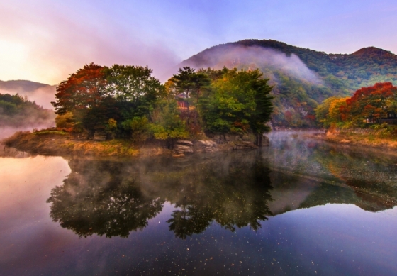 울산 반구대 암각화의 가을 풍광