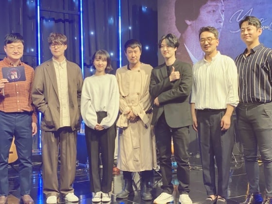 (왼쪽부터)오은, 권순관, 김효진, 전지한, 임민기, 이한철, 테이 /사진제공=해피로봇레코드