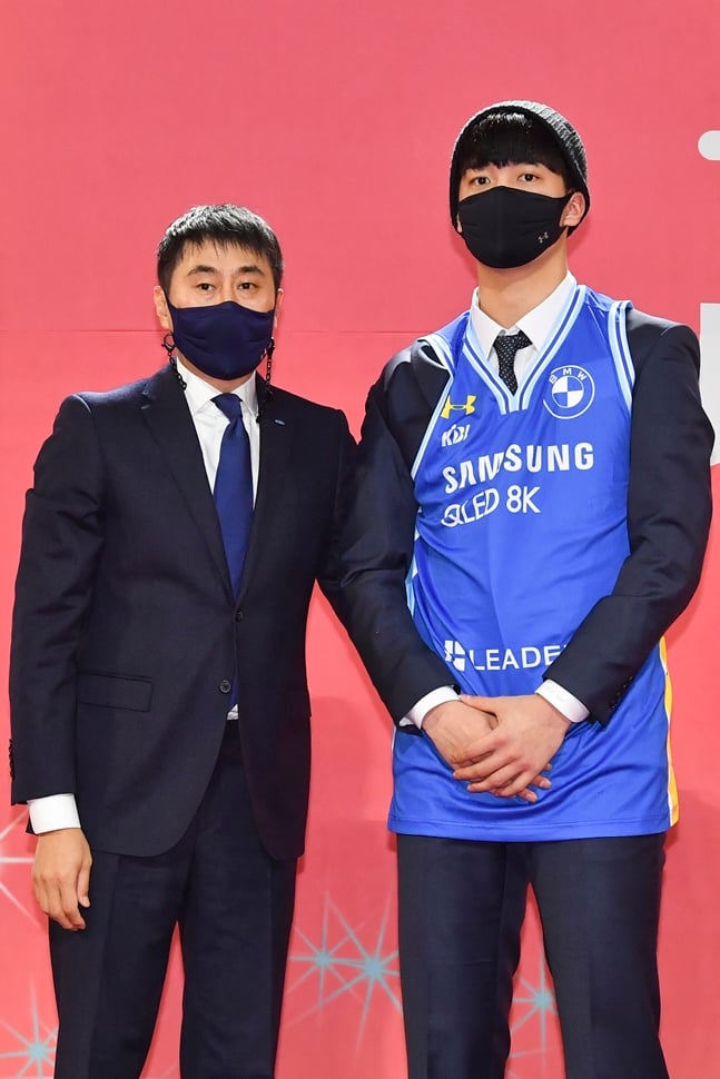 이상민 삼성 감독(왼쪽)과 차민석. /사진=KBL 제공
