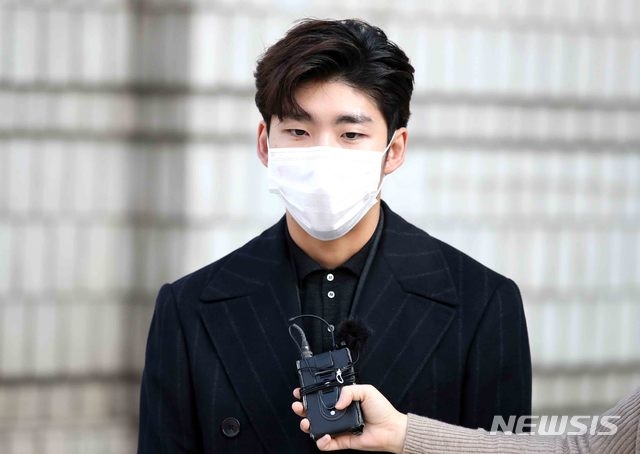 임효준이 27일 무죄 선고 후 법원을 나서고 있다. /사진=뉴시스