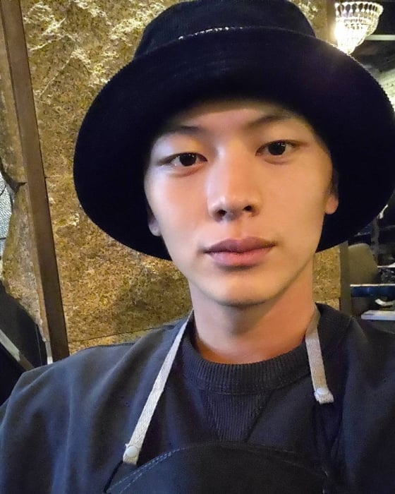 /사진=육성재 인스타그램