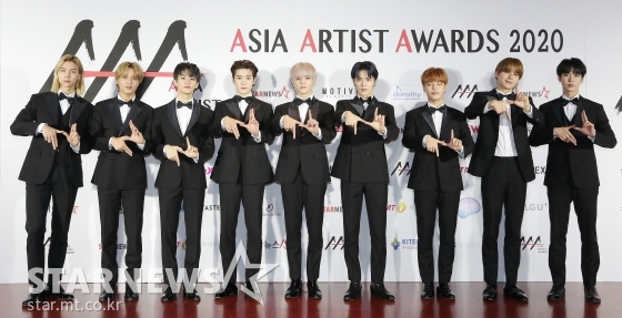 그룹 NCT127이 28일 마이뮤직테이스트에서 중계된 2020 Asia Artist Awards(2020 아시아 아티스트 어워즈, 2020 AAA) 레드카펫 행사에서 포즈를 취하고 있다.스타뉴스가 주최하고 AAA 조직위원회가 주관하는 AAA는 어디에서도 보지 못했던 새로운 무대를 선보이며 전 세계 팬들의 눈과 귀를 사로잡아 명실상부 NO.1 글로벌 시상식으로 거듭났다. / 사진=김창현 기자 chmt@