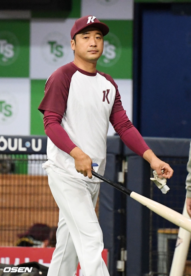 지난 4월 훈련을 마친 이택근의 모습.