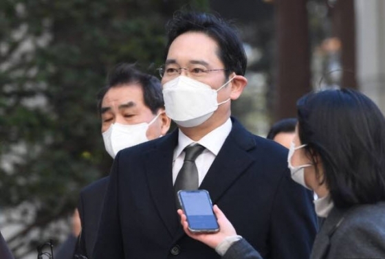 이재용 삼성전자 부회장이 임직원들에 투자와 고용 이행을 당부했다