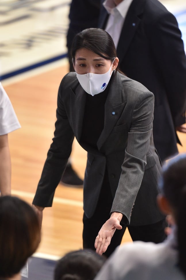 여자농구 대표팀 감독으로 선임된 전주원 우리은행 코치. /사진=WKBL 제공