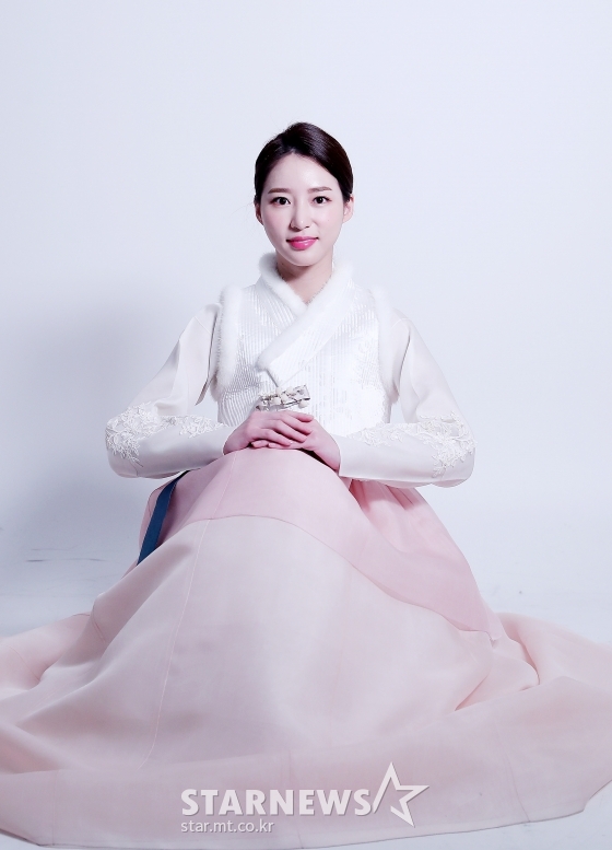 OCN 토일 오리지널 '경이로운 소문' 장혜경 역 배우 김정진이 스타뉴스와 한복 인터뷰를 진행했다./사진=김창현 기자 chmt@
