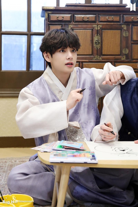 방탄소년단 뷔(BTS V)
