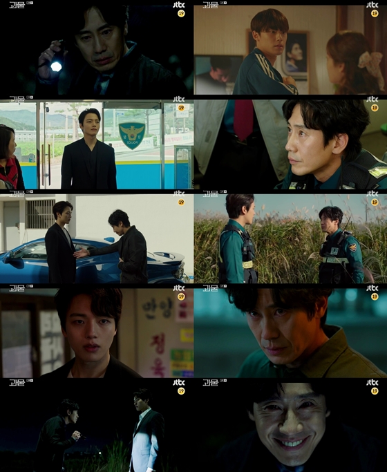 JTBC 금토드라마 '괴물' 첫 방송에서 주인공 신하균, 여진구가 격돌했다./사진=JTBC 금토드라마 '괴물' 방송 화면 캡처