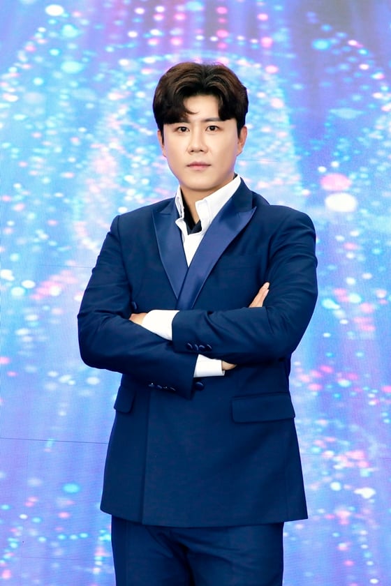 KBS 2TV '트롯 전국체전'에서 금메달을 차지한 가수 진해성/사진제공=포켓돌스튜디오