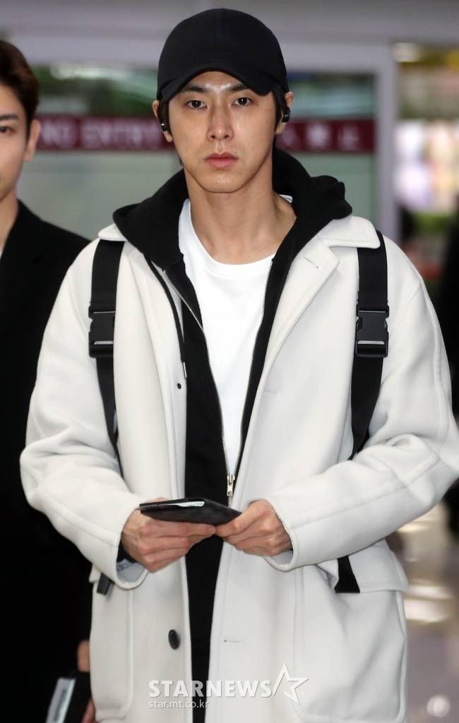 그룹 동방신기 유노윤호가 일본 도쿄 콘서트를 마치고 지난 1월 21일 오후 김포국제공항을 통해 입국하고 있다. /사진=임성균 기자 tjdrbs23@