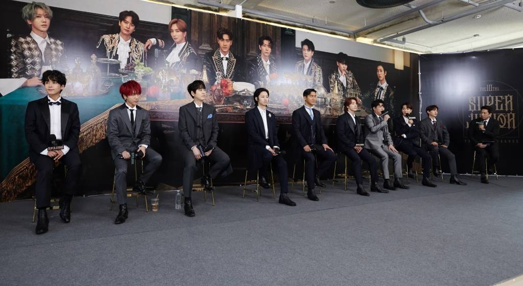 그룹 슈퍼주니어가 16일 오전 온라인으로 진행된 정규 10집 '더 르네상스(The Renaissance)' 발매 기념 기자간담회에서 질의에 답하고 있다. 이번 앨범 타이틀곡 'House Party'는 경쾌하고 신나는 리듬과 기타 리프가 중독적인 디스코 팝 장르로, 트렌디한 멜로디와 트랩이 더해져 한층 더 힘찬 느낌의 댄스 곡이다. / 사진제공 = 레이블SJ /사진=김창현 기자 chmt@