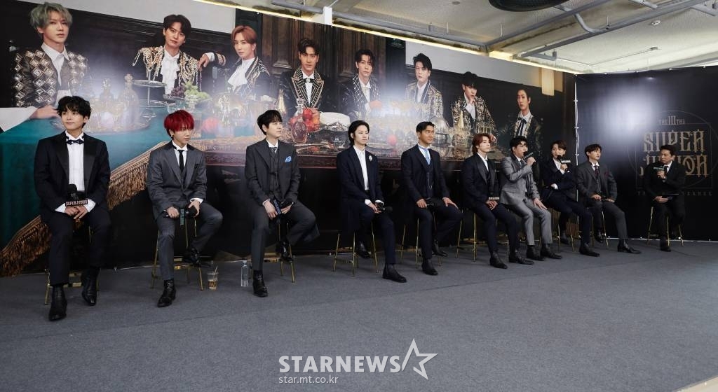 그룹 슈퍼주니어가 16일 오전 온라인으로 진행된 정규 10집 '더 르네상스(The Renaissance)' 발매 기념 기자간담회에서 질의에 답하고 있다. 이번 앨범 타이틀곡 'House Party'는 경쾌하고 신나는 리듬과 기타 리프가 중독적인 디스코 팝 장르로, 트렌디한 멜로디와 트랩이 더해져 한층 더 힘찬 느낌의 댄스 곡이다. / 사진제공 = 레이블SJ /사진=김창현 기자 chmt@